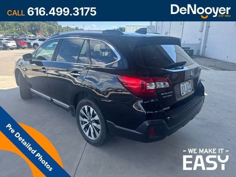Used 2018 Subaru Outback 3.6R Touring AWD/4WD image 3