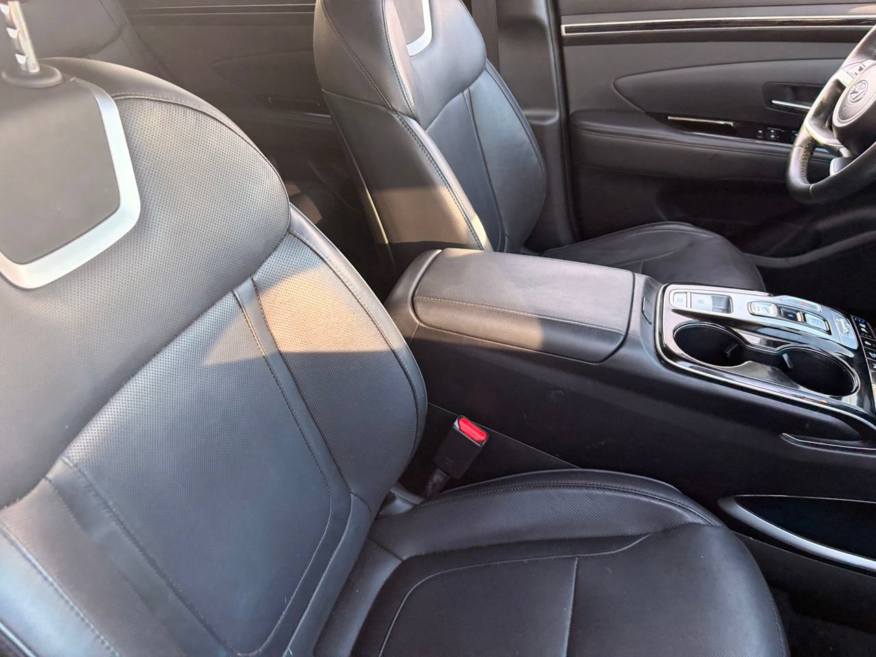 Used 2022 Hyundai Tucson Limited AWD/4WD image 11