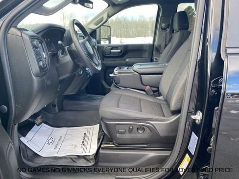 Used 2024 Chevrolet Silverado 2500 Custom w/ Custom Value Package image 10