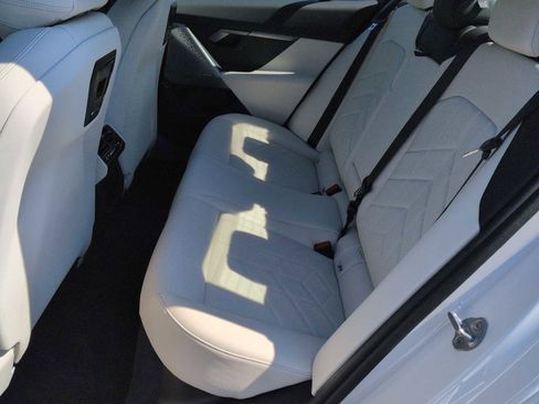 Used 2025 BMW i5 xDrive40 w/ Premium Package AWD/4WD image 21