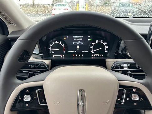 Used 2022 Lincoln Corsair AWD w/ Equipment Group 101A image 25