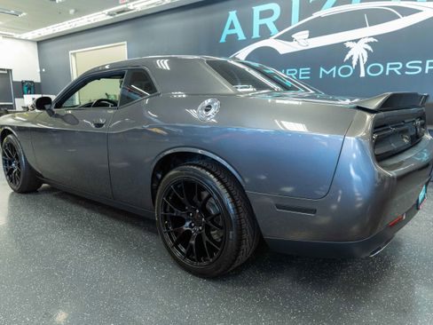Used 2019 Dodge Challenger SXT RWD image 9