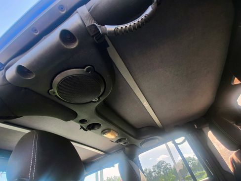 Used 2014 Jeep Wrangler Unlimited Rubicon w/ Connectivity Group AWD/4WD image 28
