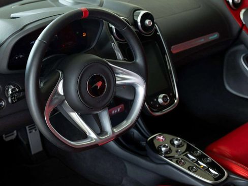Used 2023 McLaren GT RWD image 10