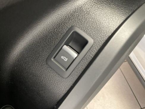 Used 2023 Audi Q5 2.0T Premium Plus w/ Premium Plus Package image 13