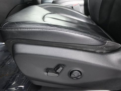 Used 2022 Chrysler Pacifica Touring-L w/ S Appearance Package image 24