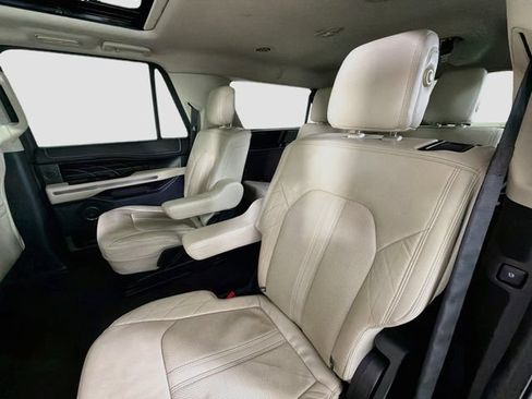 Used 2018 Ford Expedition Max Platinum RWD image 23