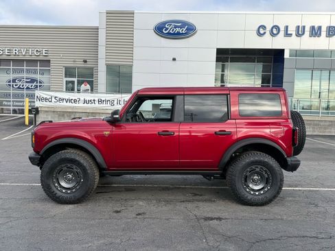 New 2025 Ford Bronco Badlands image 3