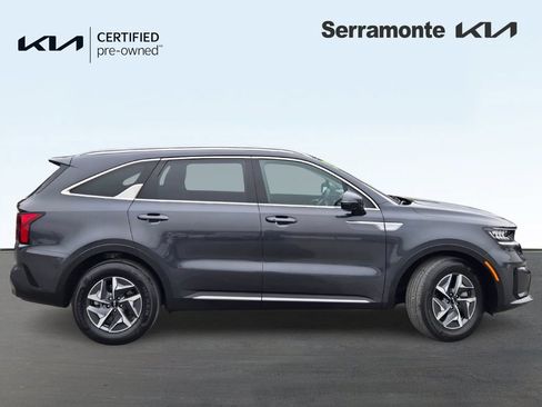 Certified 2023 Kia Sorento EX FWD image 3