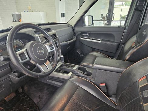 Used 2011 Jeep Liberty 70th Anniversary AWD/4WD image 8