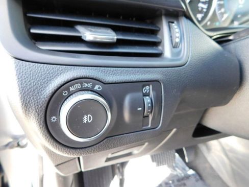 Used 2020 Buick Envision Premium image 22