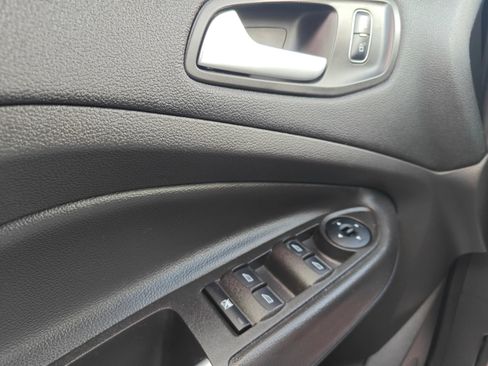 Used 2018 Ford Escape SEL FWD image 12