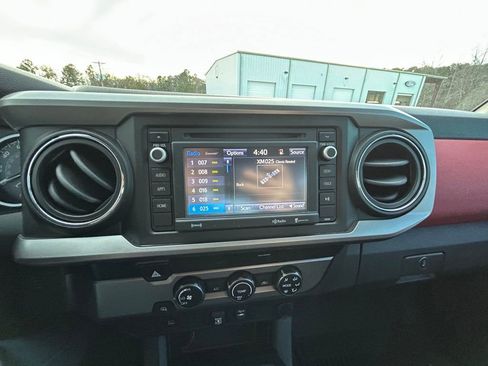 Used 2019 Toyota Tacoma 2WD Double Cab image 29