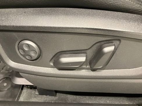 Used 2018 Audi Q5 2.0T Premium Plus w/ Premium Plus Package image 33