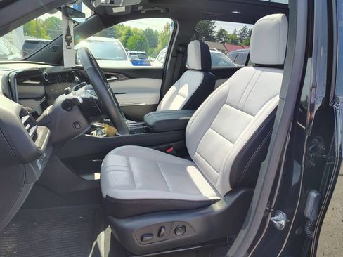 Certified 2025 Chevrolet Traverse High Country w/ LPO, Floor Liner Package AWD/4WD image 9