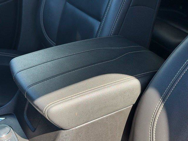 Used 2023 Chevrolet Traverse LT AWD/4WD image 13