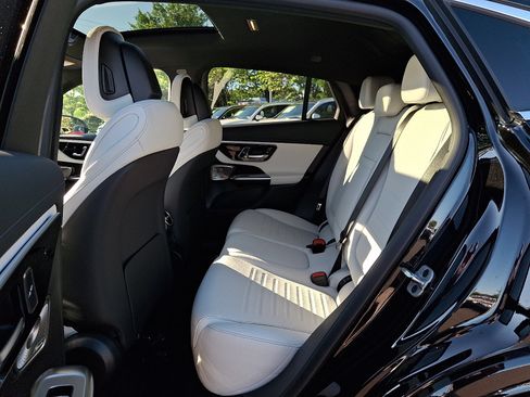 Certified 2025 Mercedes-Benz GLC 300 4MATIC image 10
