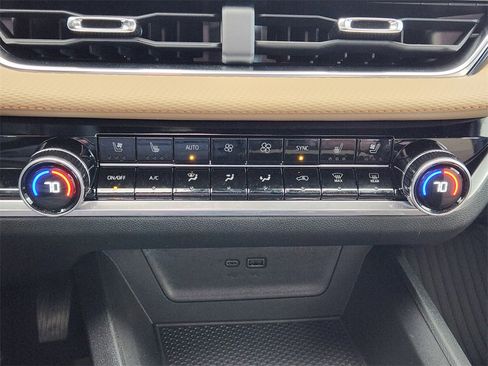 New 2026 Chevrolet Equinox ACTIV w/ Convenience Package III image 14