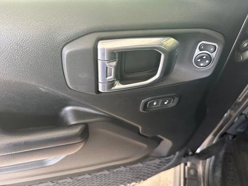 Used 2020 Jeep Gladiator Sport AWD/4WD image 12