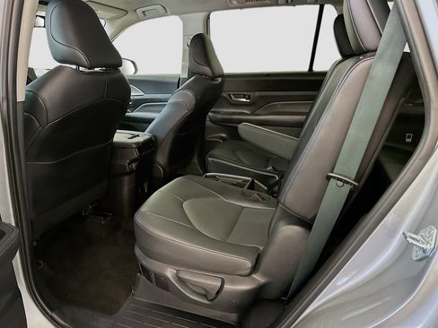 Used 2025 Toyota Grand Highlander XLE image 29