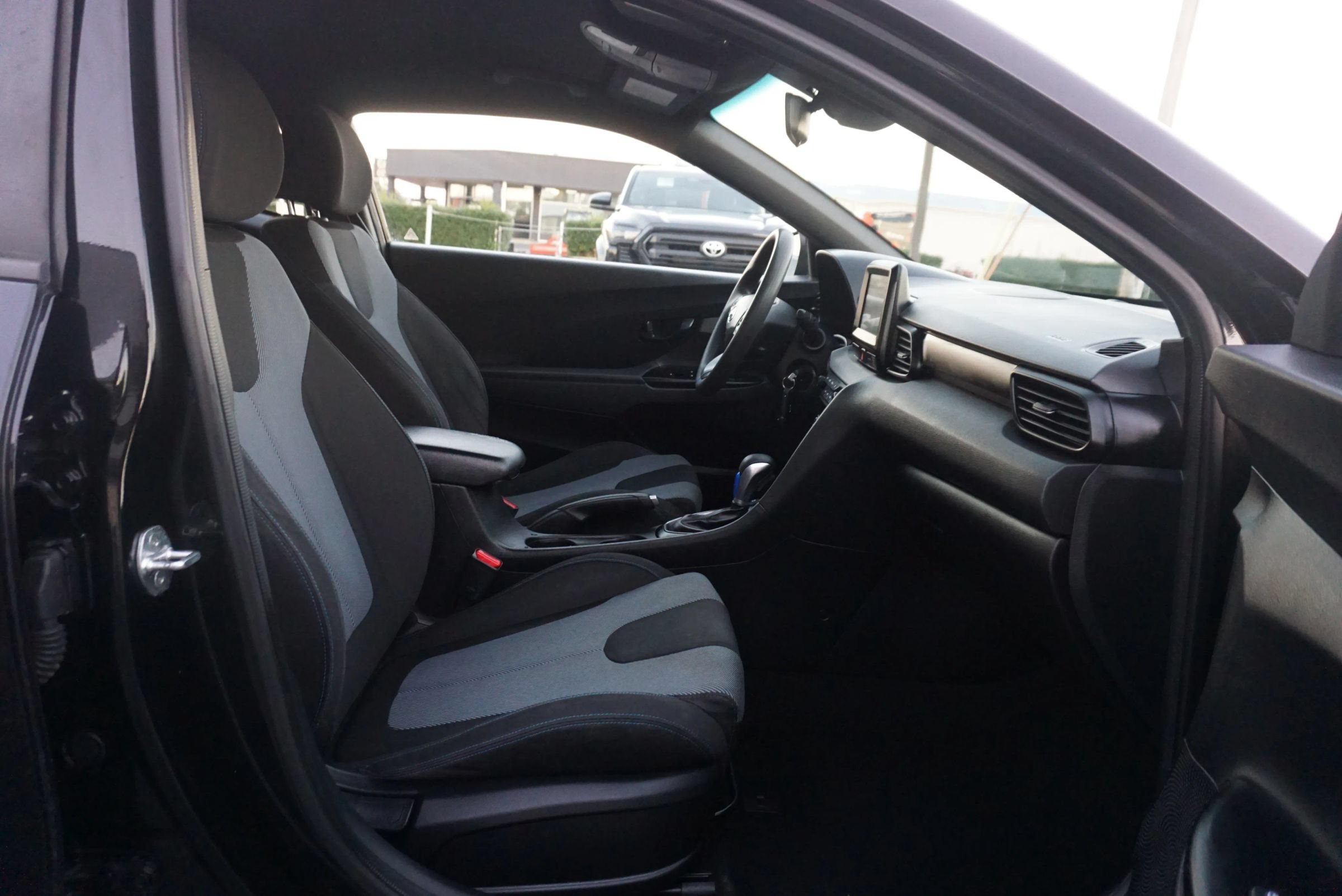 Used 2019 Hyundai Veloster 2.0 FWD image 21