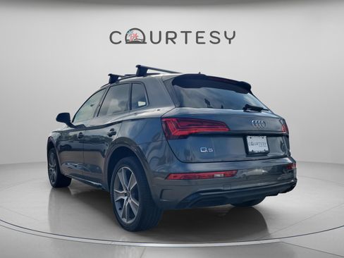 Used 2025 Audi Q5 2.0T Premium image 2