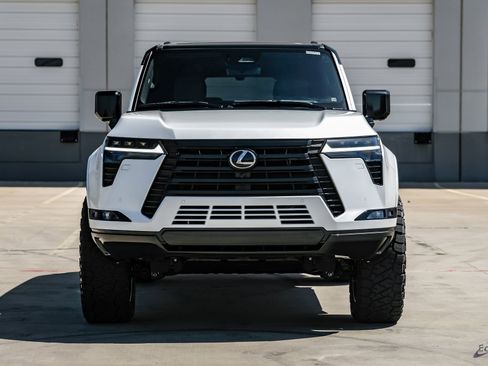Used 2025 Lexus GX 550 w/ Accessory Package (2T) image 27