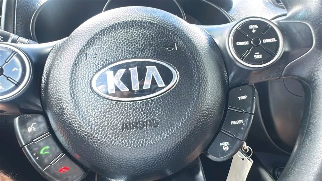 Used 2016 Kia Soul + FWD image 42