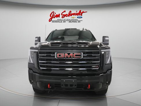 Used 2025 GMC Sierra 2500 AT4 w/ AT4 Premium Plus Package AWD/4WD image 3