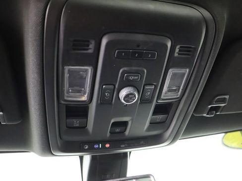 Used 2021 GMC Yukon XL SLT w/ SLT Premium Package image 56