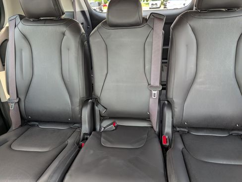 Used 2024 Kia Carnival SX FWD image 13