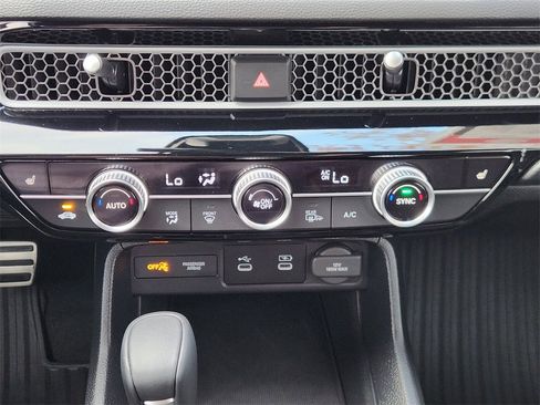 Used 2025 Honda Civic image 16