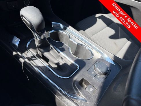 Used 2024 Chevrolet Traverse LT FWD image 33