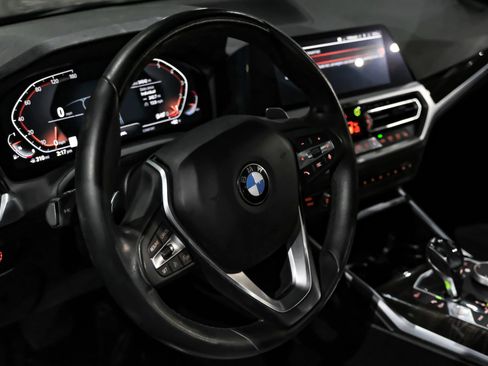 Used 2019 BMW 330i Sedan w/ Convenience Package image 17