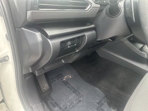 Used 2024 Subaru Crosstrek 2.0i Premium AWD/4WD image 30