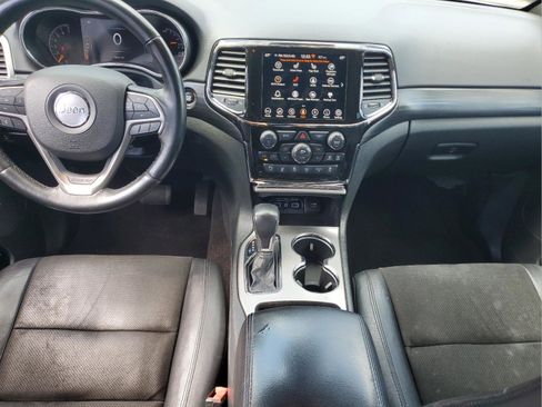 Certified 2021 Jeep Grand Cherokee Laredo X image 10