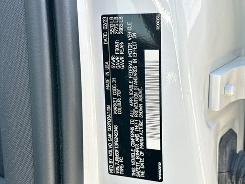 Used 2023 Volvo S60 T8 Plus w/ Climate Package image 34