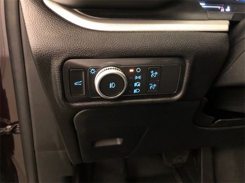 Used 2022 Ford Explorer XLT w/ Equipment Group 202A image 17