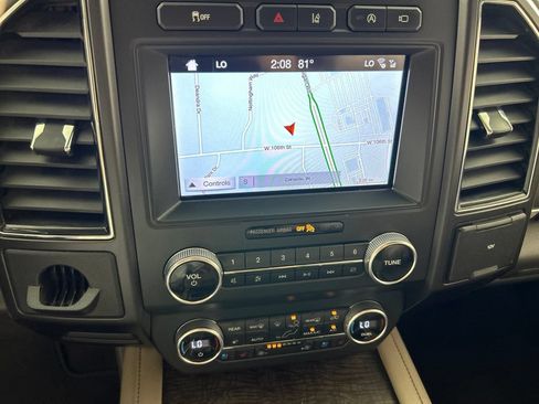 Used 2019 Ford Expedition Limited w/ Equipment Group 302A RWD image 19