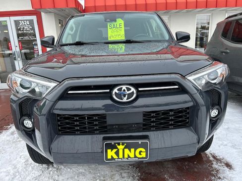 Used 2024 Toyota 4Runner SR5 AWD/4WD image 3
