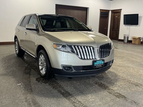 Used 2011 Lincoln MKX AWD w/ 101A Rapid Spec Order Code image 3
