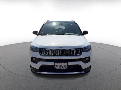 Used 2025 Jeep Compass Limited image 4