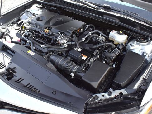 Used 2021 Toyota Camry LE FWD image 29