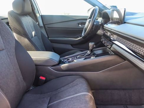 Used 2025 Honda Accord Sport image 18