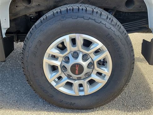 Used 2024 GMC Sierra 2500 SLE w/ SLE Value Package; image 14