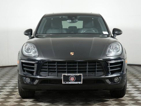 Certified 2018 Porsche Macan image 10