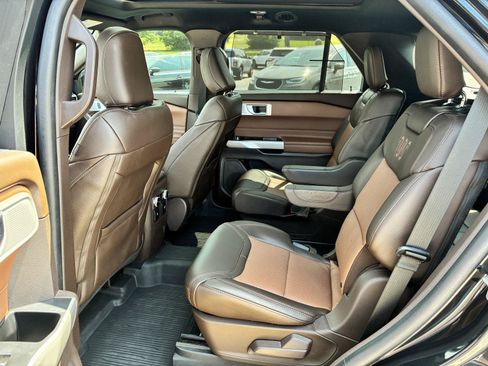 Used 2022 Ford Explorer King Ranch w/ Premium Technology Package AWD/4WD image 13