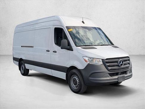 Used 2023 Mercedes-Benz Sprinter 2500 image 3