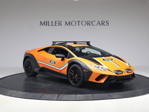 Used 2024 Lamborghini Huracan Sterrato image 11