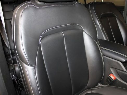 Used 2024 Jeep Grand Cherokee L Limited image 32